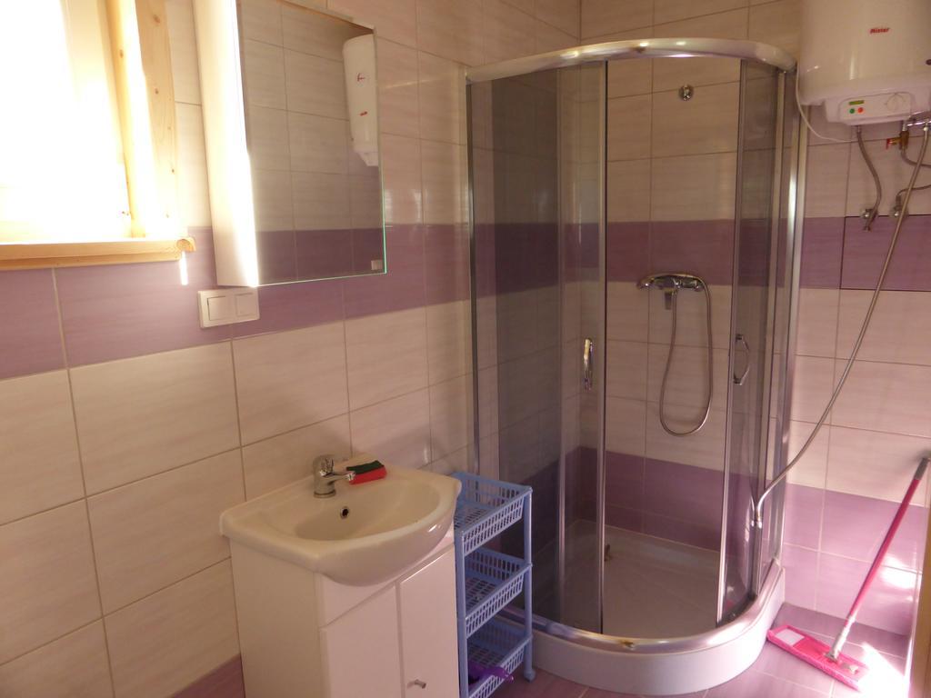 ヤロスワビエツPrzystanek Latoアパートメント 部屋 写真